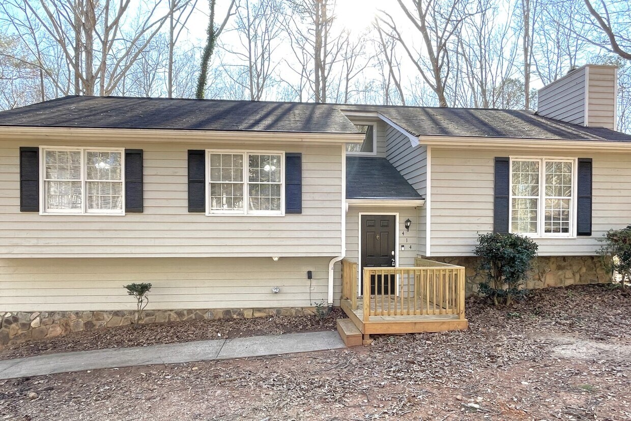 Primary Photo - 414 Allatoona Trl