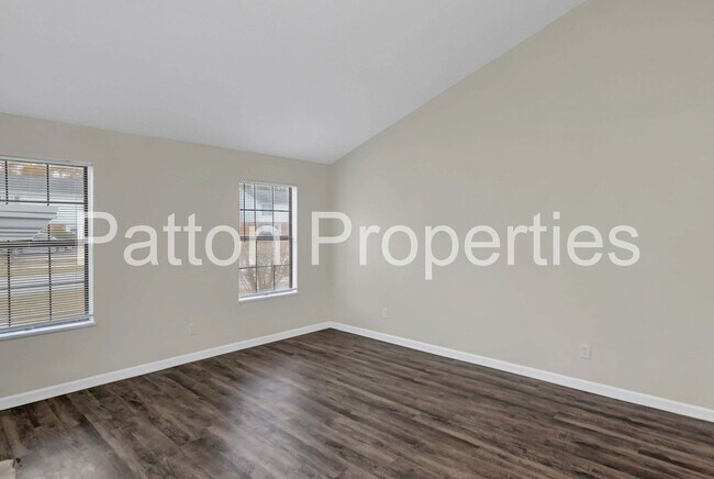 Building Photo - 107 Villas Court - Outside CoC - TMS006723...
