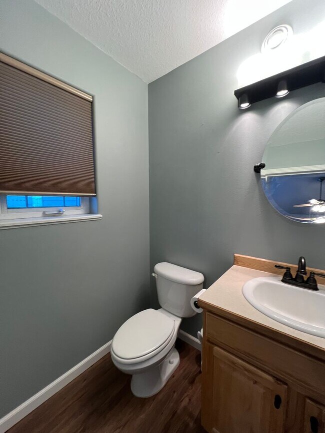 Foto del edificio - 4 bedroom home in Doyon Estates