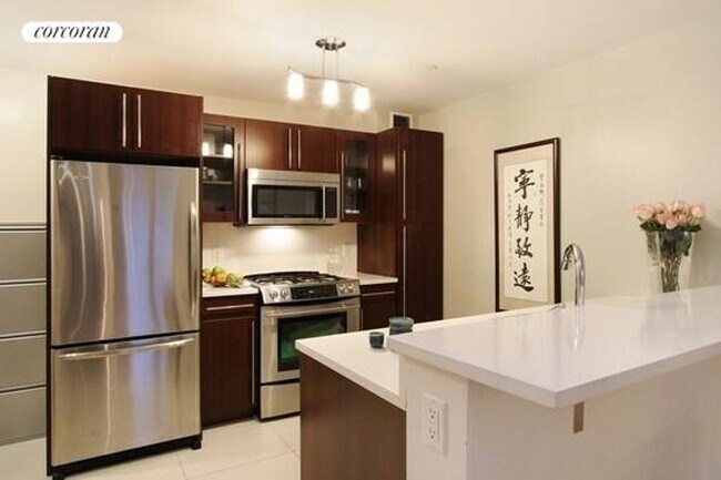 Foto del edificio - 302 2nd St
