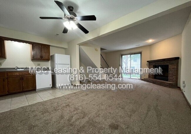 Foto del edificio - 3557-3563 NE Independence Cir