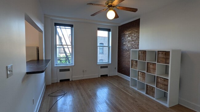 Building Photo - 1026 Washington St