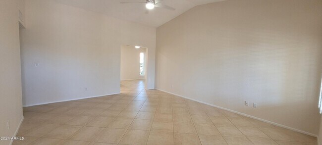 Building Photo - 3910 E Shomi St