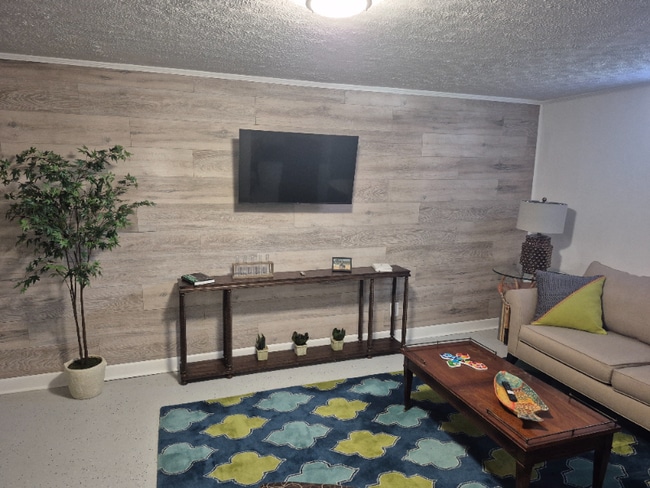 Building Photo - 1218 Greenwood Dr