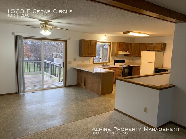 Building Photo - 4 Bed/2 Bath Twinhome in Brandon, SD!!