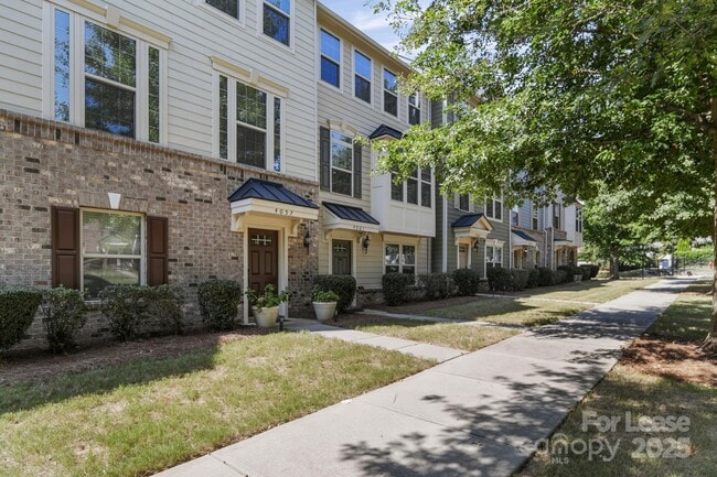 Building Photo - 4061 Zilker Park Dr