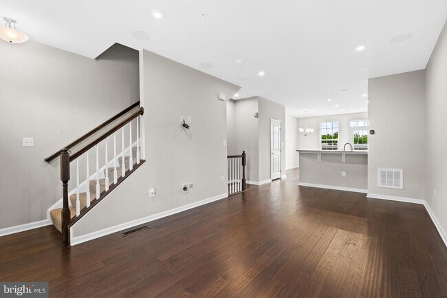 Building Photo - 1207 Trenton Pl SE