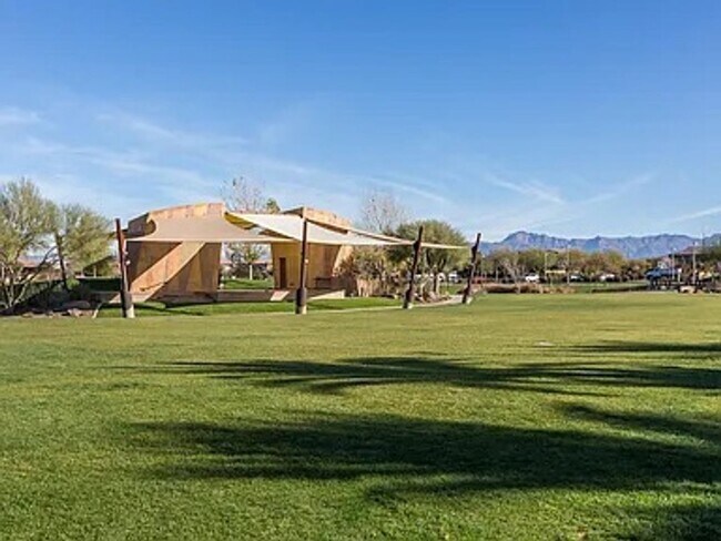 Foto del edificio - Spacious 3 Bed / 2 Bath Home with Stunning...