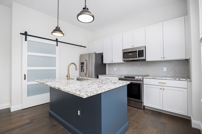 Interior Photo - Luxury Living in the Short North!