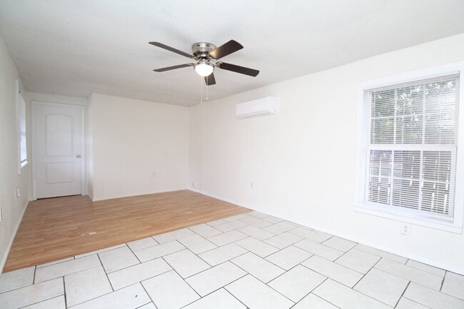 Foto del edificio - 1 bedroom 1 bathroom duplex in Milton ~ Sm...