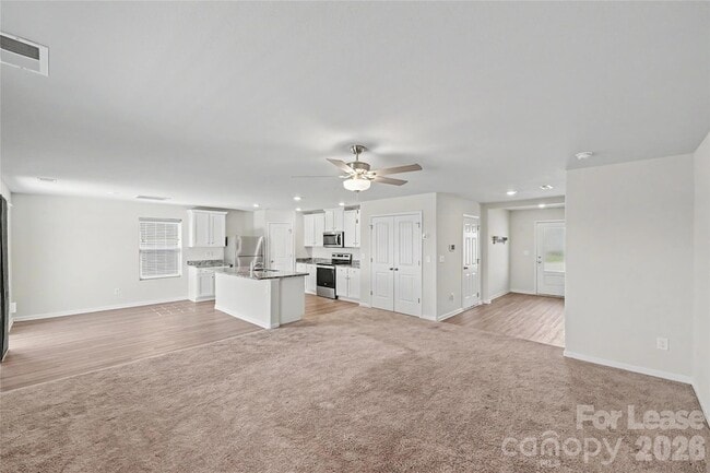 Building Photo - 318 Aniston Ln