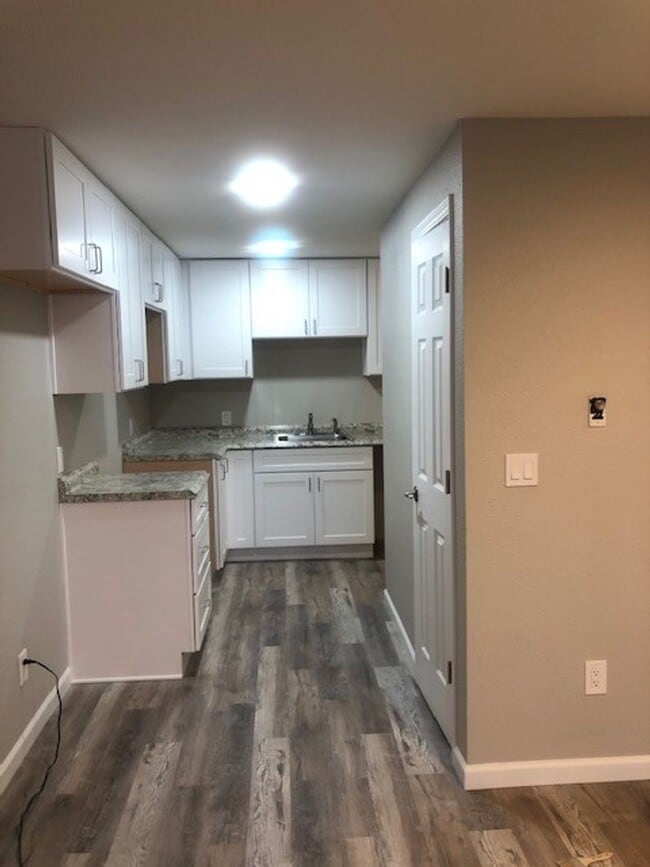 Building Photo - 1355 State Ave