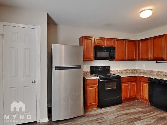 Building Photo - 9160 Pleasant Valley Dr