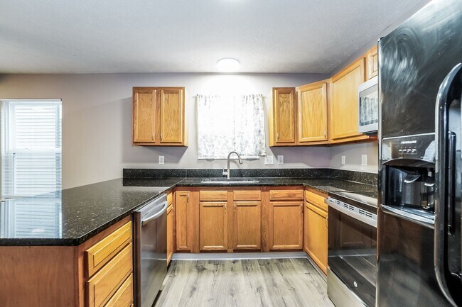 Foto del edificio - Renovated 4-Bedroom Home with Open-Concept Kitchen, Modern Finishes & Spacious Layout