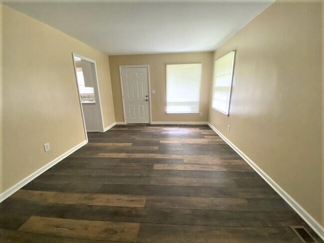 Foto del edificio - Move In Special!! 1/2 Off First Month's Re...