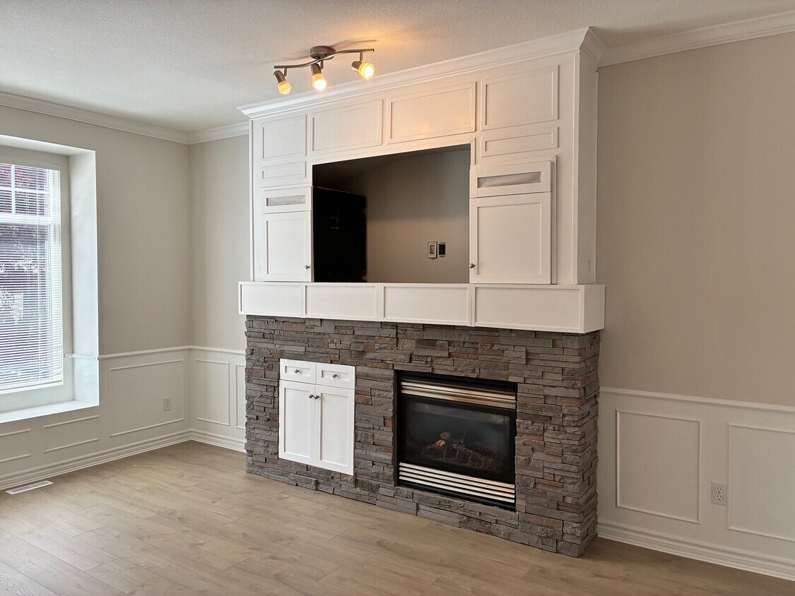 Photo principale - 24361-2102A 102a Ave