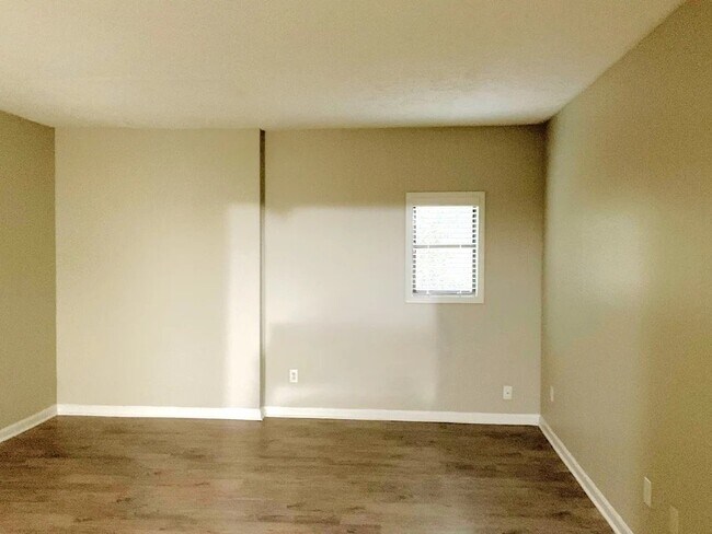 Foto del edificio - 2679 N Bender Ave