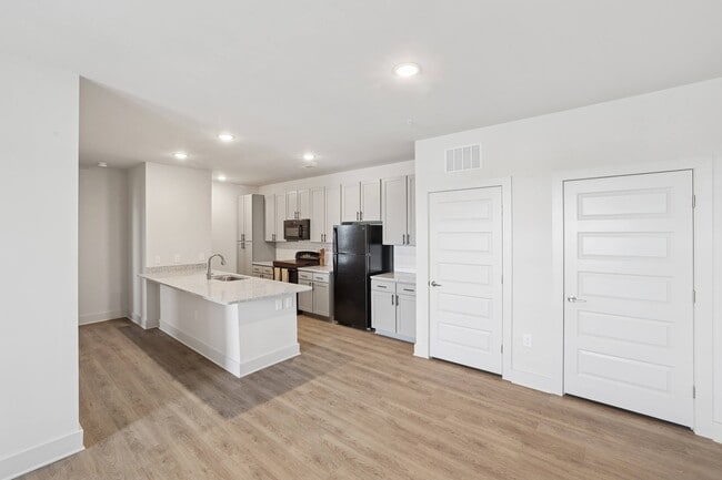 Building Photo - The Henry