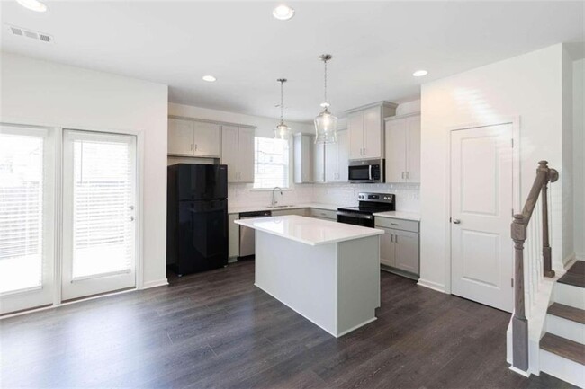 Building Photo - 4117 Spring Valley circle