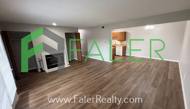 Building Photo - Ground Floor Condo Available Now!