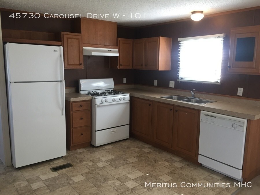 45730 Carousel Dr W Unit 101, MI 48044 Apartment for Rent in