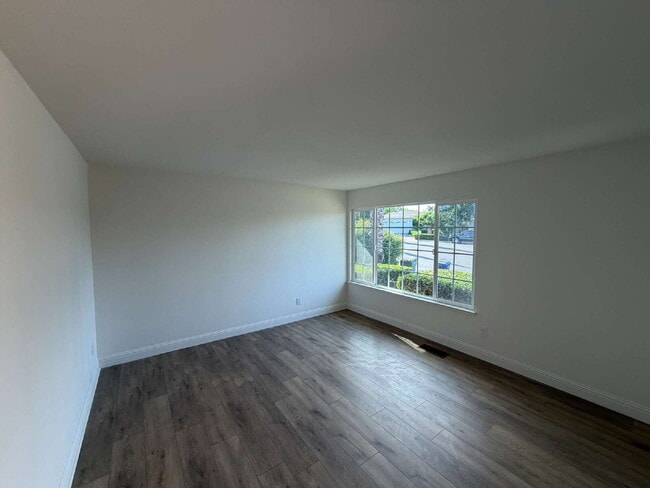 Foto del edificio - 1089 Honey Ct