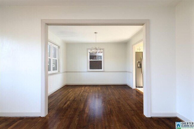 Building Photo - 5509 Crestwood Blvd