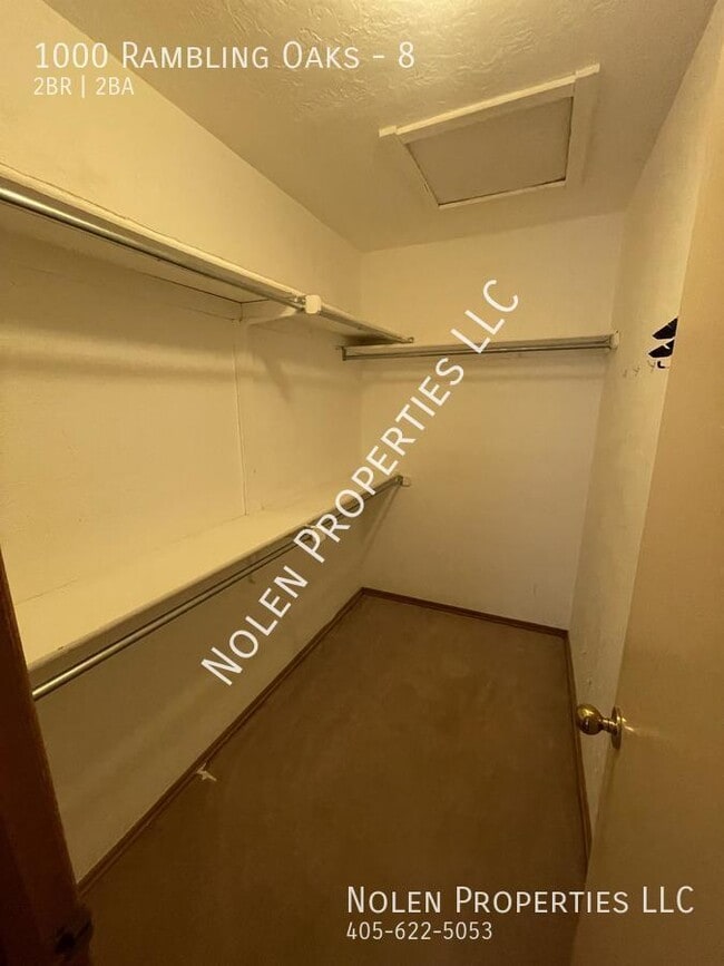 Foto del edificio - 1000 Rambling Oaks Dr