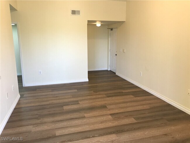 Foto del edificio - 7985 Preserve Cir