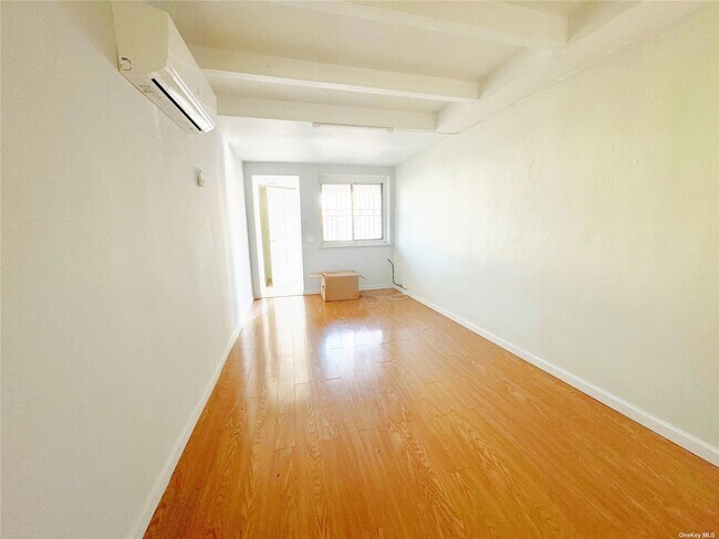 Building Photo - 172-08-172-46 46th Ave