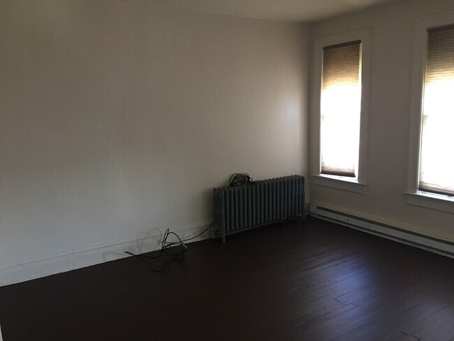 Foto del edificio - Available Now! West End of Town! Close to ...
