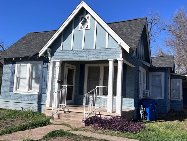 215-Jennings ave - 215-Jennings ave House