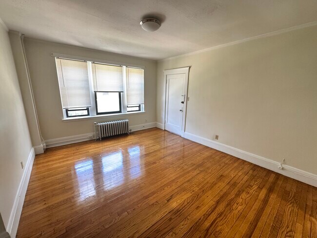 Foto del edificio - 347 Pleasant St