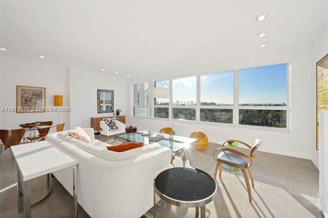 Photo - 4925 Collins Ave Apartment