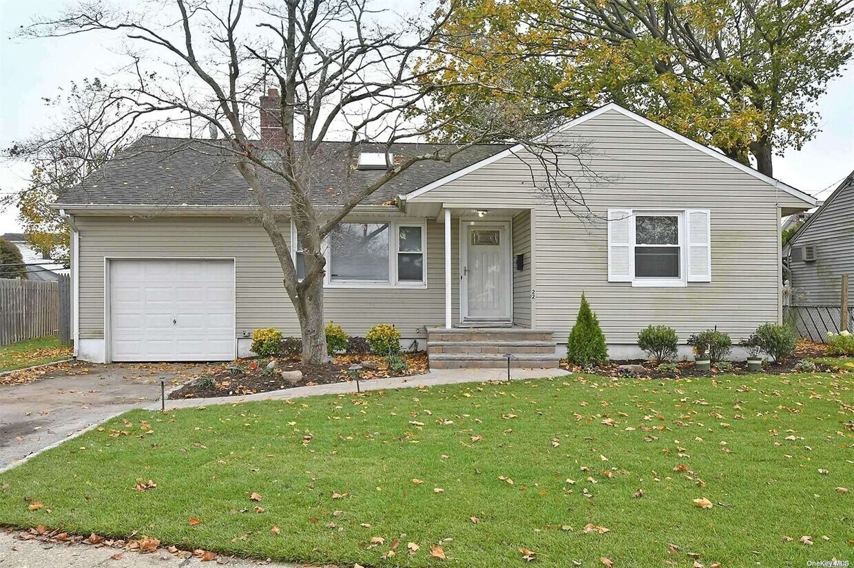 Primary Photo - 22 Azalea Ct