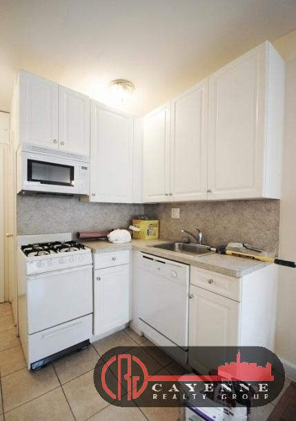Building Photo - 400 W 54th St