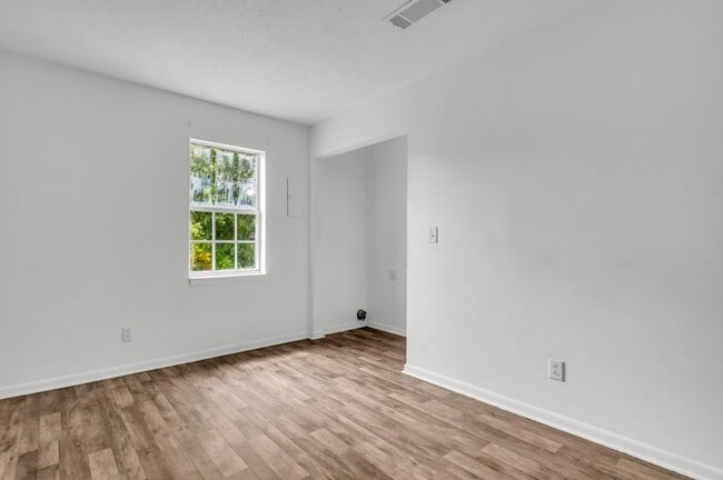Building Photo - The Ridge Apartments