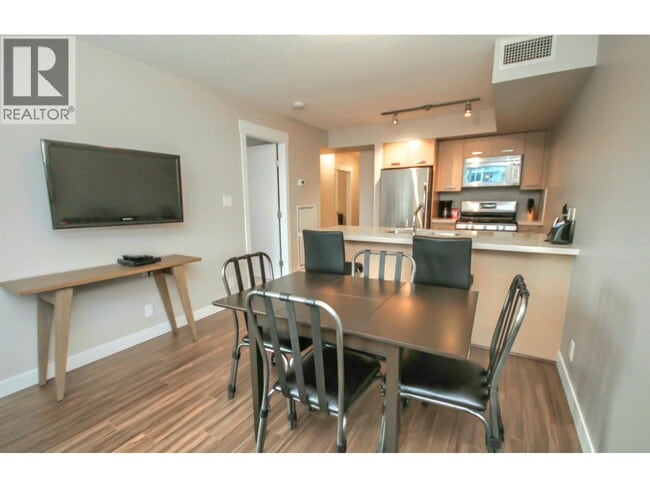 Building Photo - 8033 Saba Rd