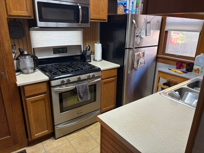 Building Photo - 605 S Prairie St