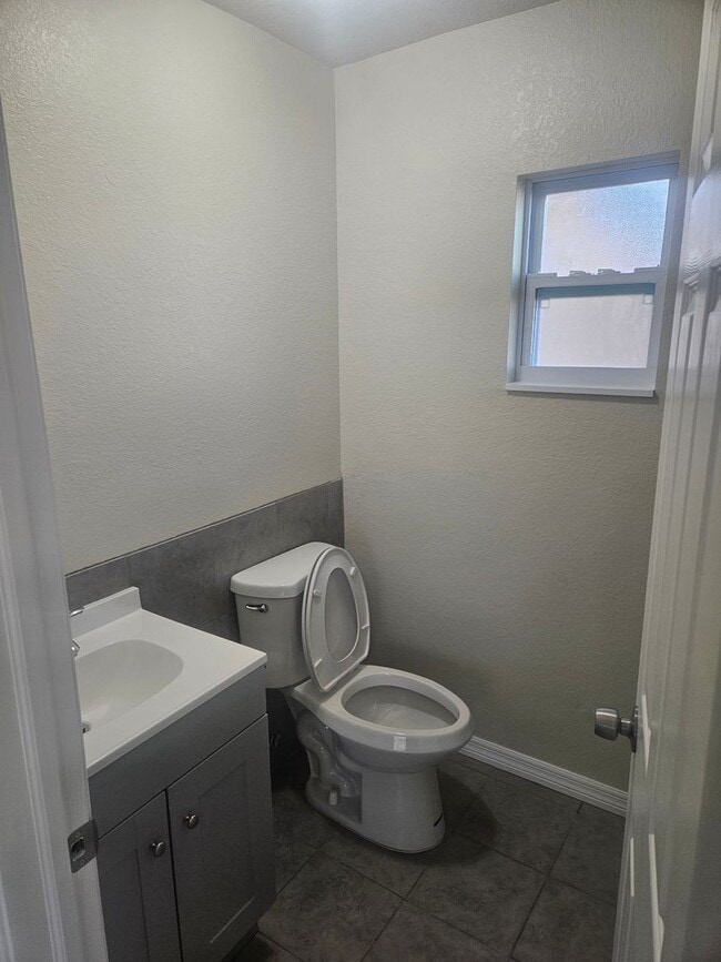 Building Photo - 3/2 DUPLEX