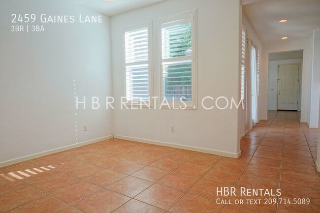 Building Photo - 2459 Gaines Ln