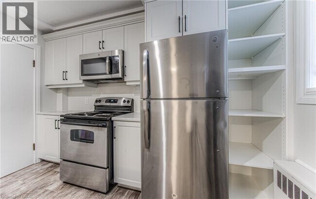 Photo du bâtiment - 5 Heiman St