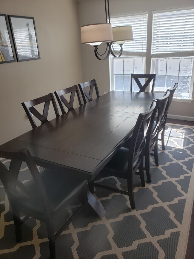 Dining area off of open kitchen - 500 Garden Way