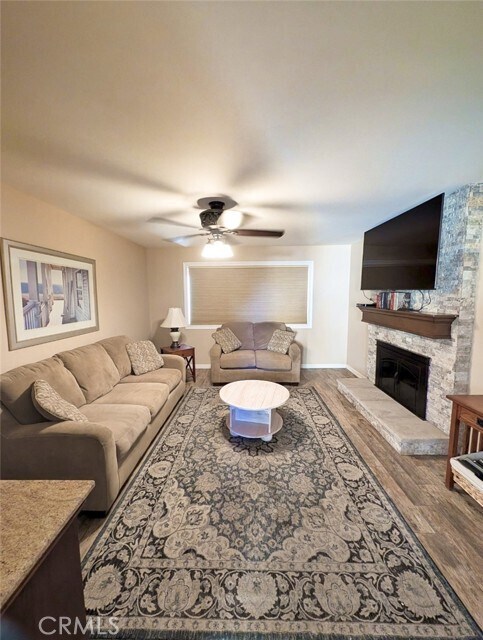 Building Photo - 1233 Farroll Ave