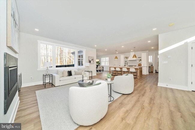 Building Photo - 204 3 Rivers Rd