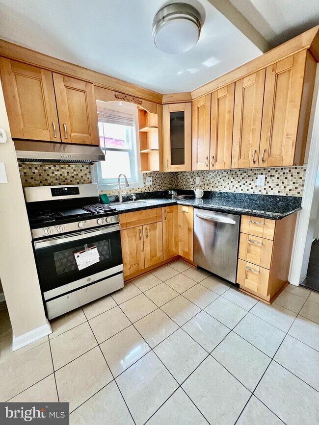 Building Photo - 206 Timberwood Ave