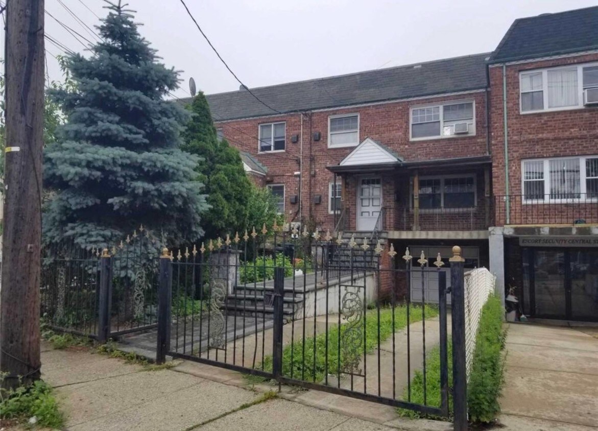 Foto principal - 171-64 46th Ave