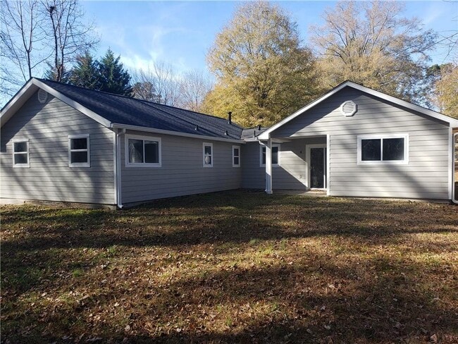 Building Photo - 2270 Salem Dr