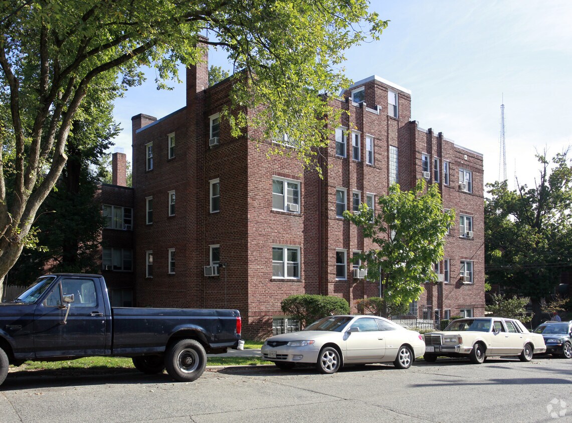 Building Photo - 1401 Oglethorpe St NW