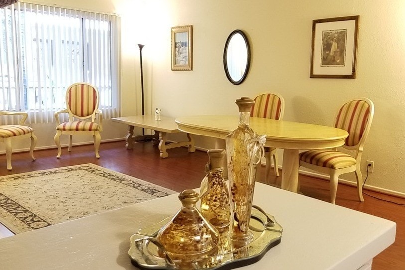 Living room, dining - 4737 Orion Ave